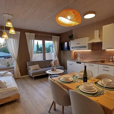 Eco-apartmany Doma Pod Javorom - Jacuzzi & Mountainview Apartment