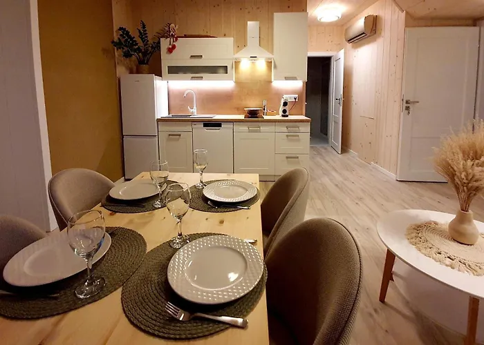 דירה Eco-apartmany Doma Pod Javorom - Jacuzzi & Mountainview ולקה לומניקה